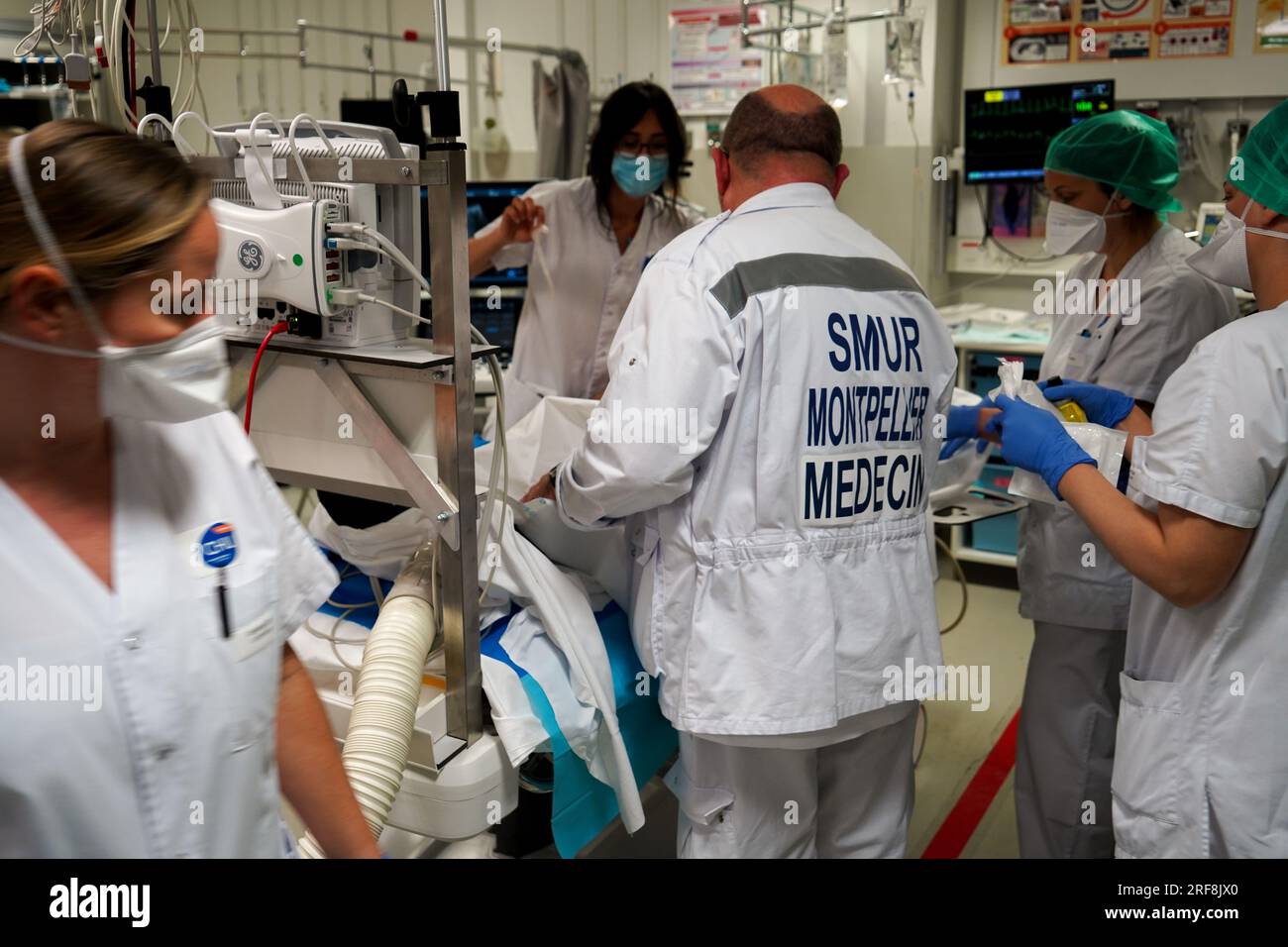 Le service d’urgence SMUR intervient dans toute la région 24 heures sur 24, 7 jours sur 7. Banque D'Images