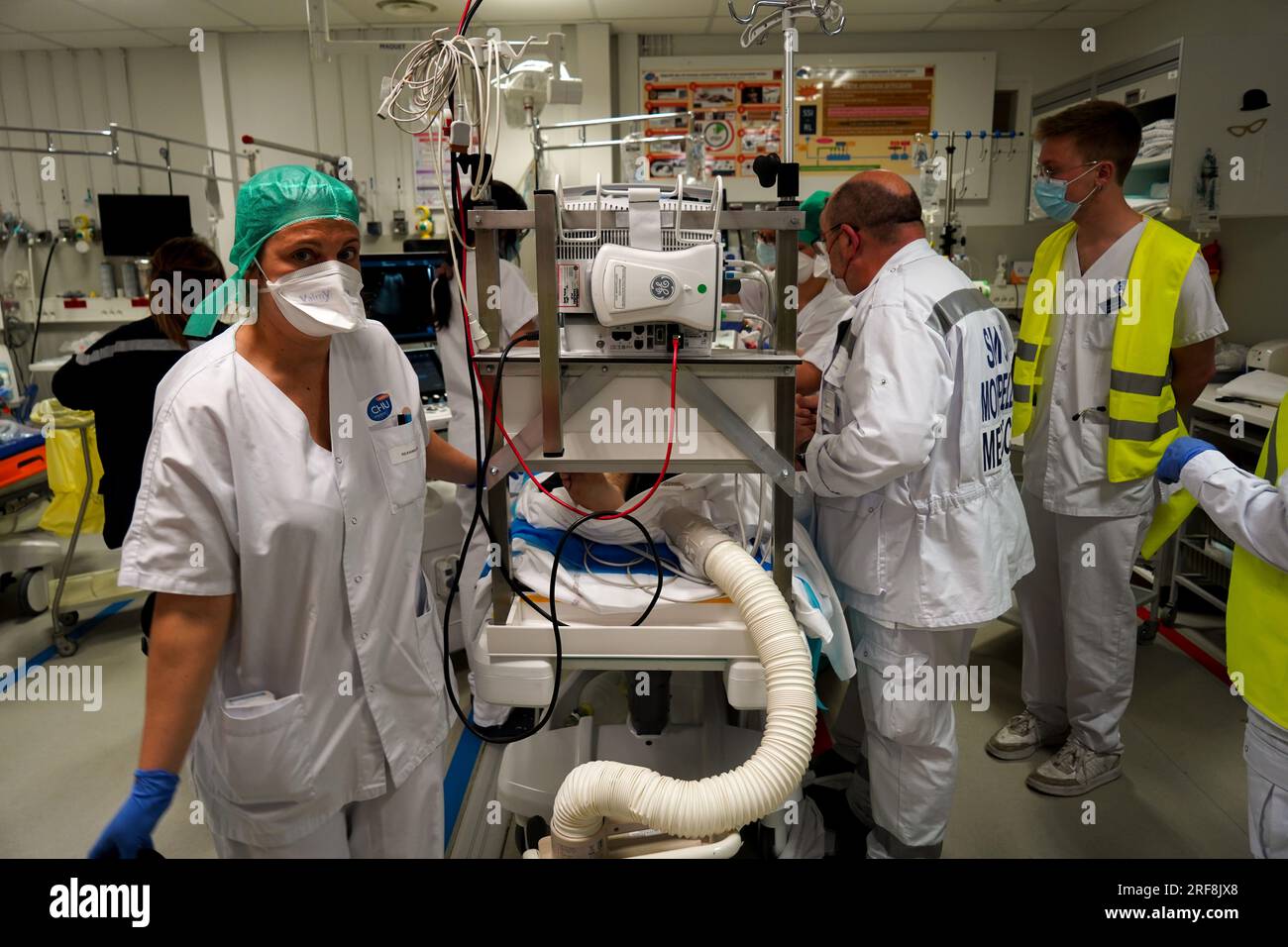 Le service d’urgence SMUR intervient dans toute la région 24 heures sur 24, 7 jours sur 7. Banque D'Images