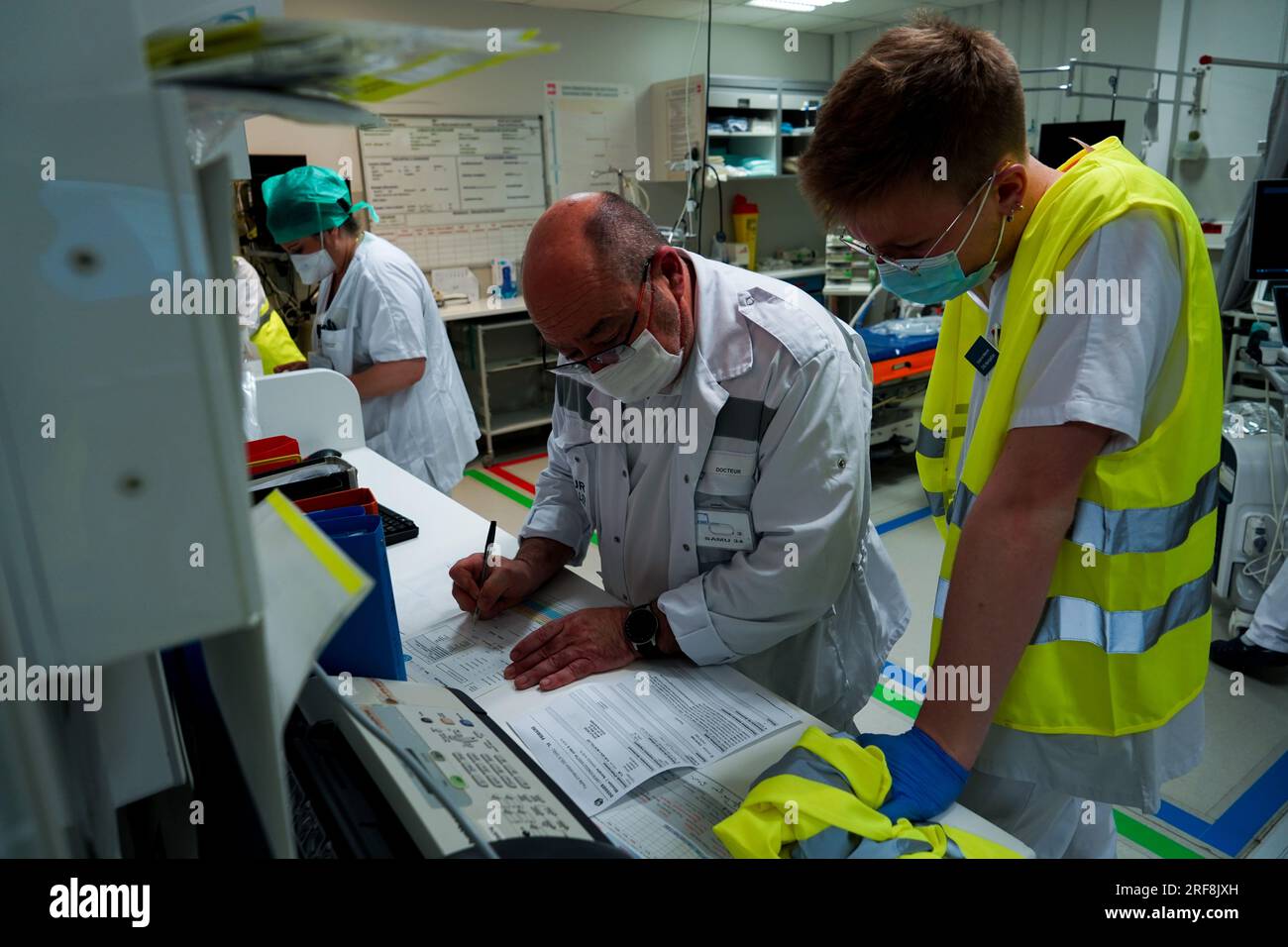 Le service d’urgence SMUR intervient dans toute la région 24 heures sur 24, 7 jours sur 7. Banque D'Images