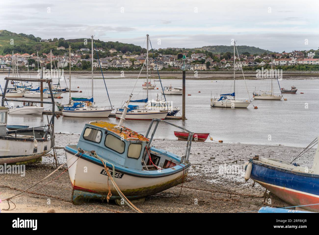 rivière conwy avec bateaux pays de galles Banque D'Images