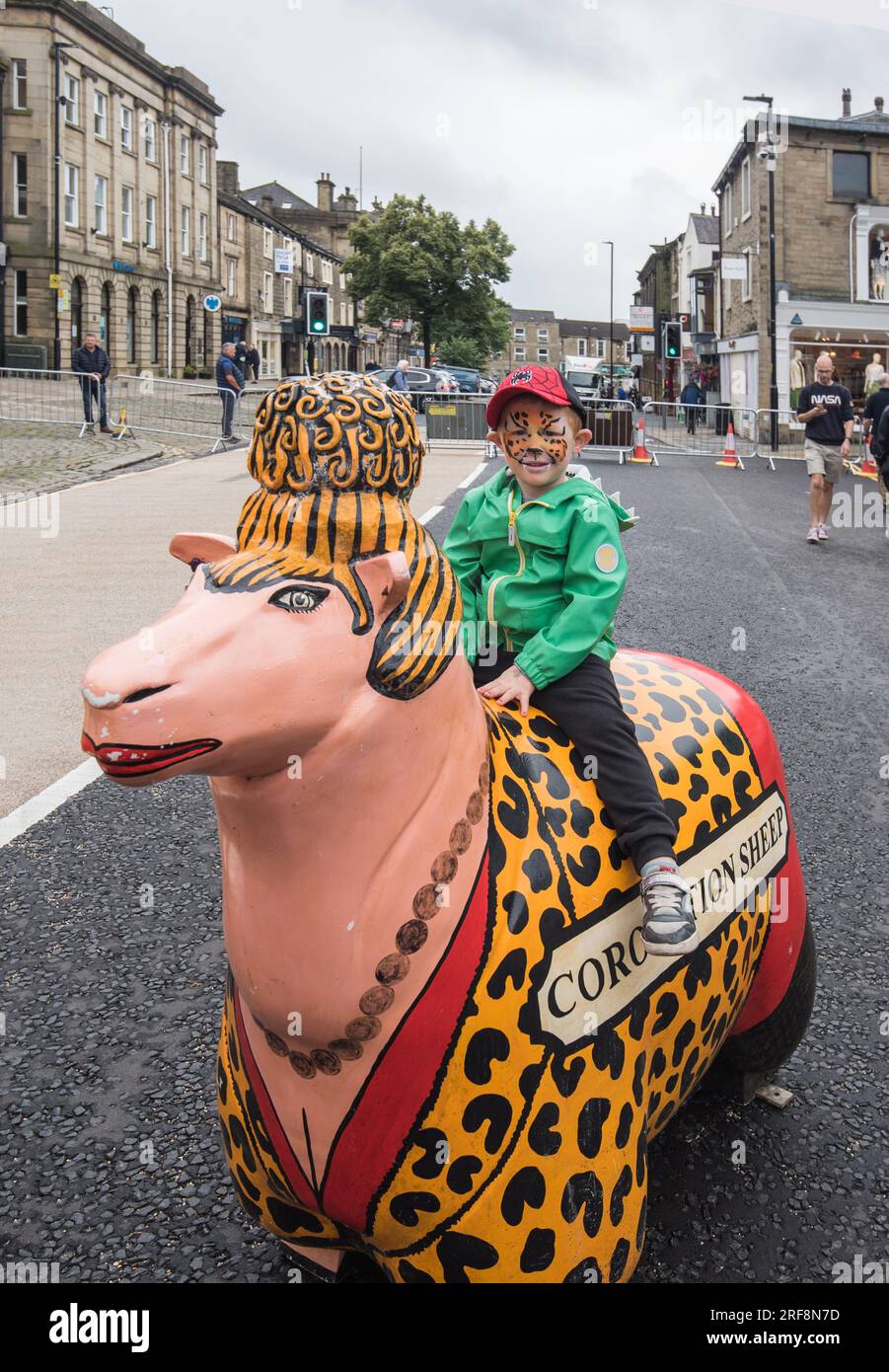 Célébration du « Yorkshire Day » dans le centre-ville de Skipton le 1 août 2023. Banque D'Images