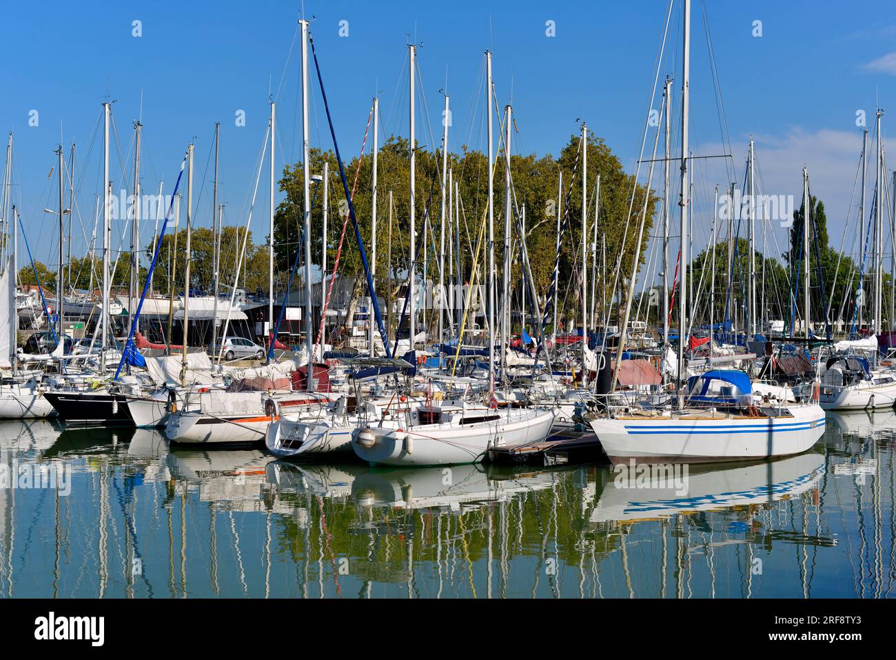 Port de Rochefort, une commune française, située dans le sud-ouest de la France sur l'estuaire de la Charente. C'est une sous-préfecture du département. Banque D'Images
