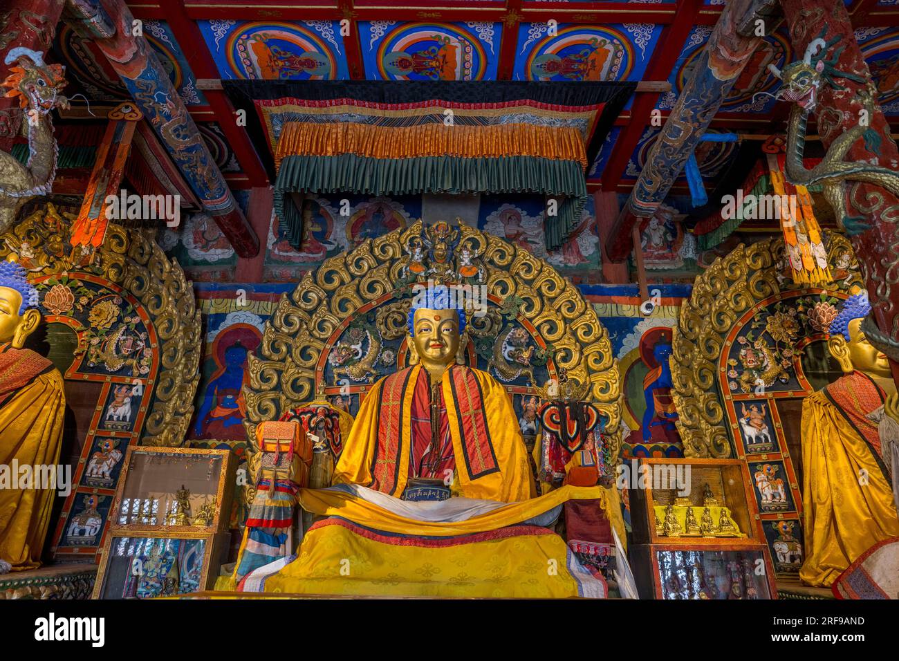 Statue de Bouddha à l'intérieur du temple Zuu, partie du complexe du monastère Erdene Zuu à Kharakhorum, Mongolie, le plus grand monastère de Mongolias, (UNESCO World Heritag Banque D'Images