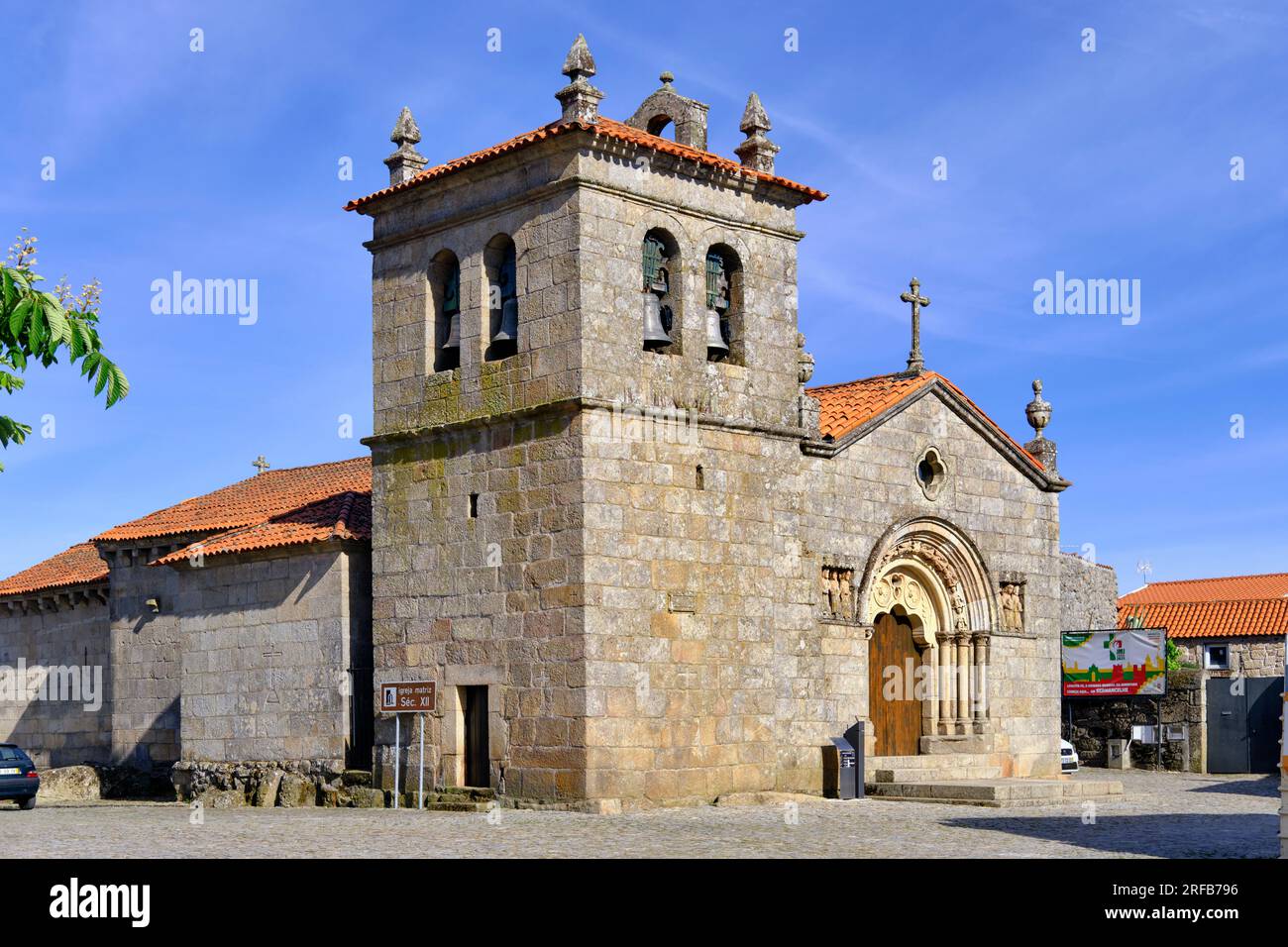 Romane Motherchurch, 12e siècle. Sernancelhe, Beira Alta. Portugal Banque D'Images