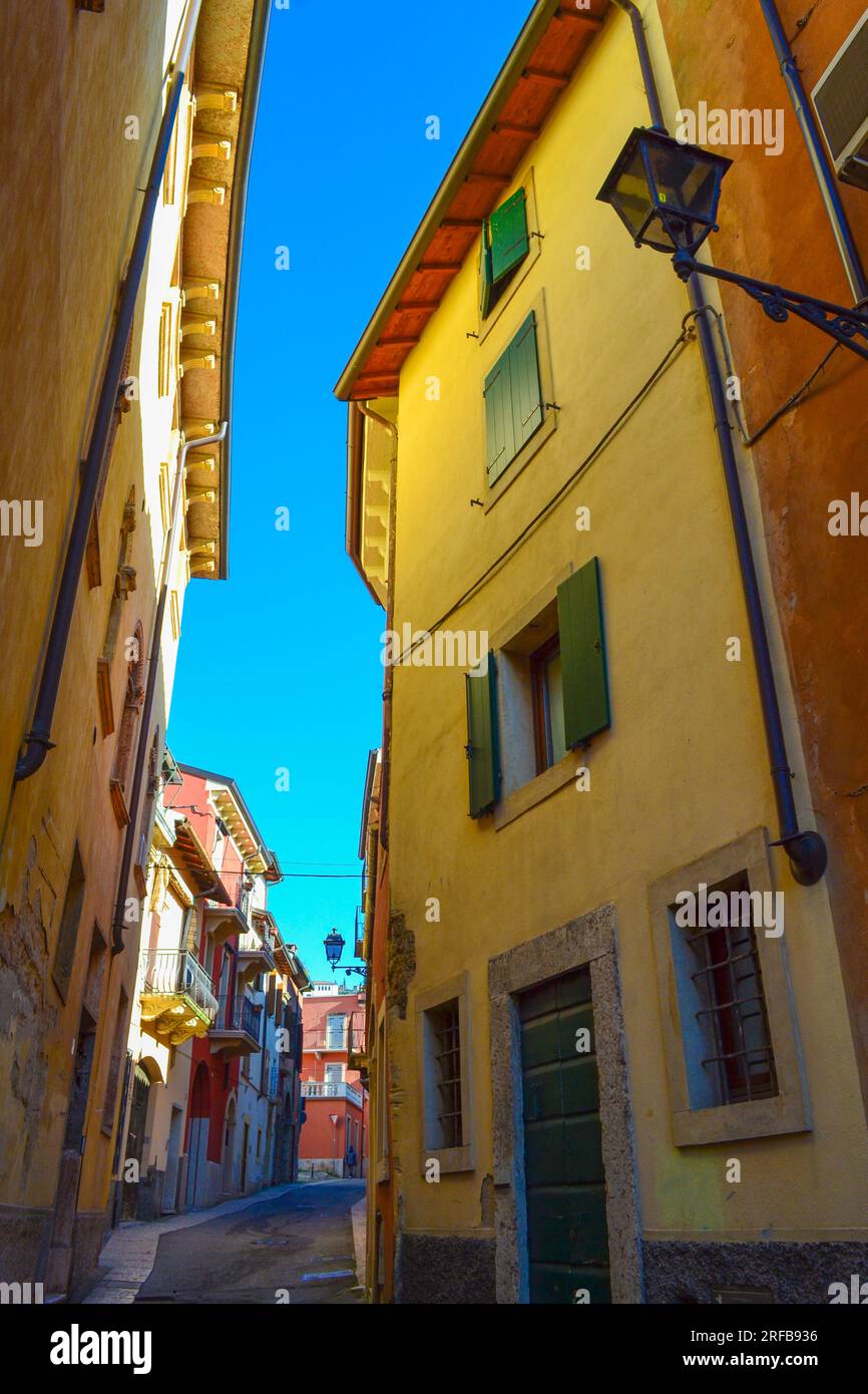 Rue dans la vieille ville de Vérone, Italie. Ville de Vérone est un site du patrimoine mondial de l'UNESCO.Centro Storico Banque D'Images