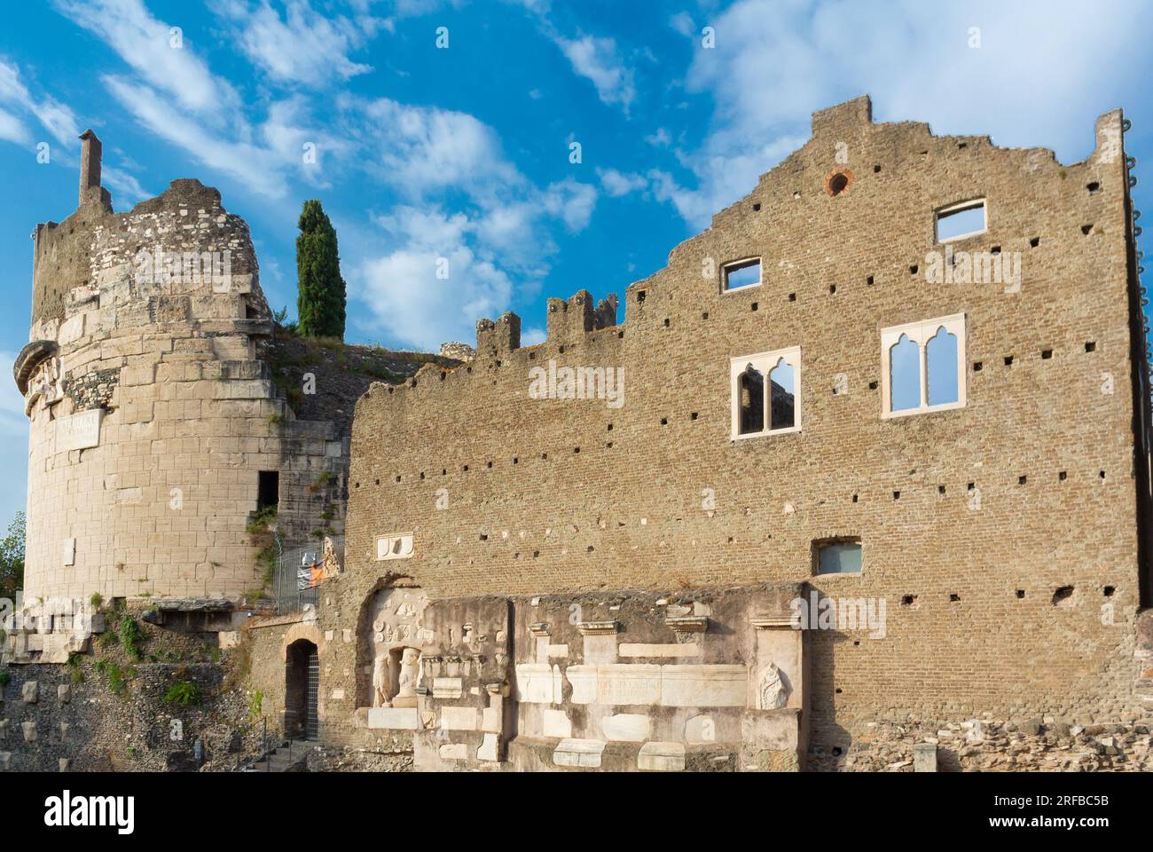 Rome, Latium, Italie, le mausolée de Cecilia Metella ( en italien, Mausoleo di Cecilia Metella) qui est monument funéraire dans la via Appia Antica. Banque D'Images