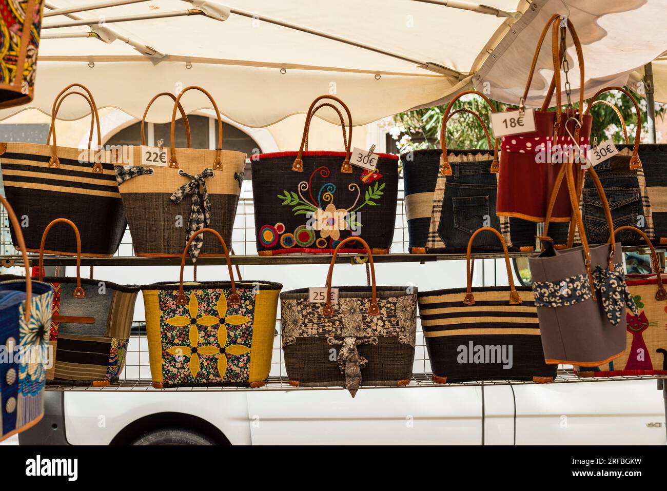 Marché de rue, Marseillan, Hérault, Occitanie, France Banque D'Images