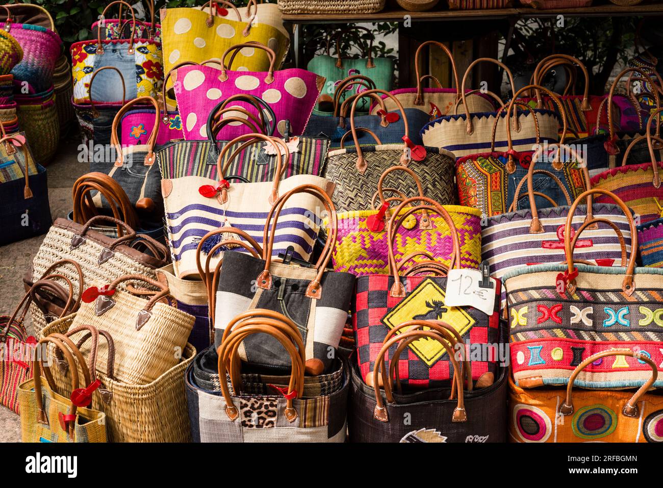 Marché de rue, Marseillan, Hérault, Occitanie, France Banque D'Images