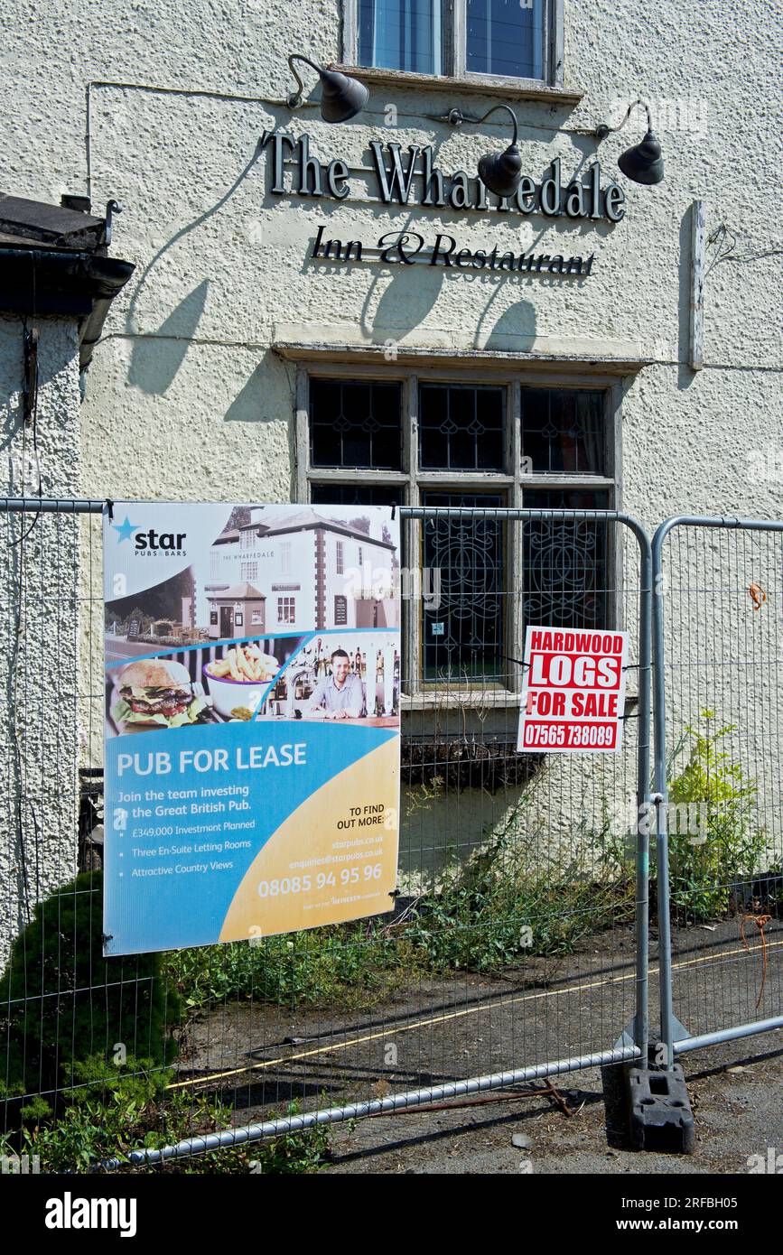 Le pub Wharfedale, à Arthington, maintenant fermé et clôturé, West Yorkshire, Angleterre Royaume-Uni Banque D'Images