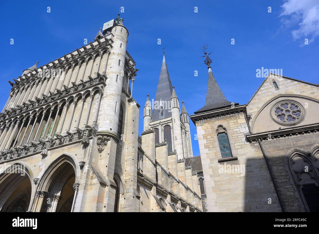 L'église notre Dame est un chef-d'œuvre de l'art gothique (13e siècle), Dijon FR Banque D'Images