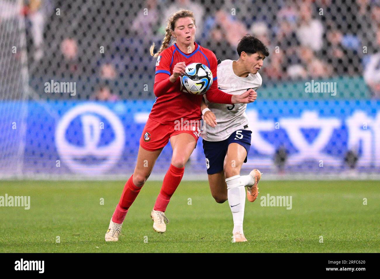 Riley Tanner, du Panama, et Elisa de Almeida, de France, s'affrontent pour le ballon lors de la coupe du monde féminine de la FIFA, Australie et Nouvelle-Zélande 2023 Group F match entre le Panama et la France au stade de football de Sydney, le 02 août 2023 à Sydney, en Australie. Photo par Izhar Khan Banque D'Images Riley Tanner, du Panama, et Elisa de Almeida, de France, s'affrontent pour le ballon lors de la coupe du monde féminine de la FIFA, Australie et Nouvelle-Zélande 2023 Group F match entre le Panama et la France au stade de football de Sydney, le 02 août 2023 à Sydney, en Australie. Photo par Izhar Khan Banque D'Images