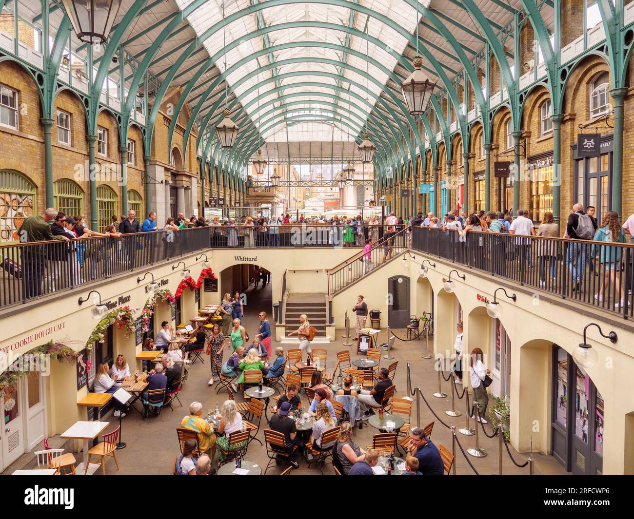Les gens du restaurant à Covent Garden, Londres, Royaume-Uni Banque D'Images