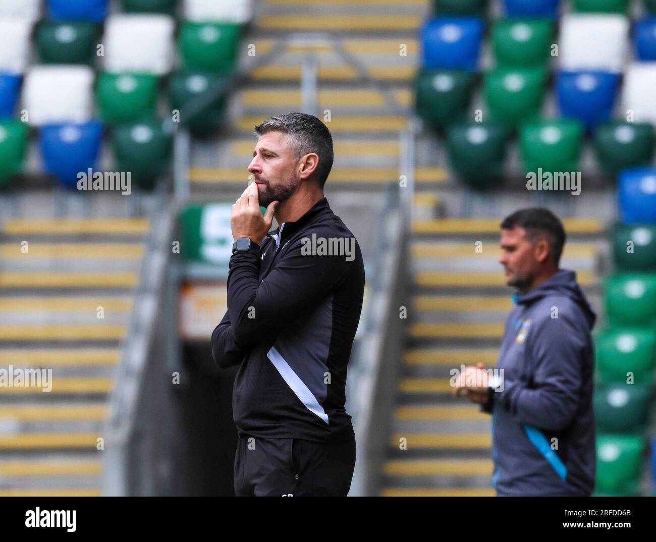 Windsor Park, Belfast, Irlande du Nord, Royaume-Uni. 01 Jul 2023. Niall Quinn Testimonial Game, Linfield 0 St Mirren 1. Entraîneur de la première Ligue écossaise, entraîneur de la Ligue écossaise de football, entraîneur de St Mirren Stephen Robinson. Banque D'Images