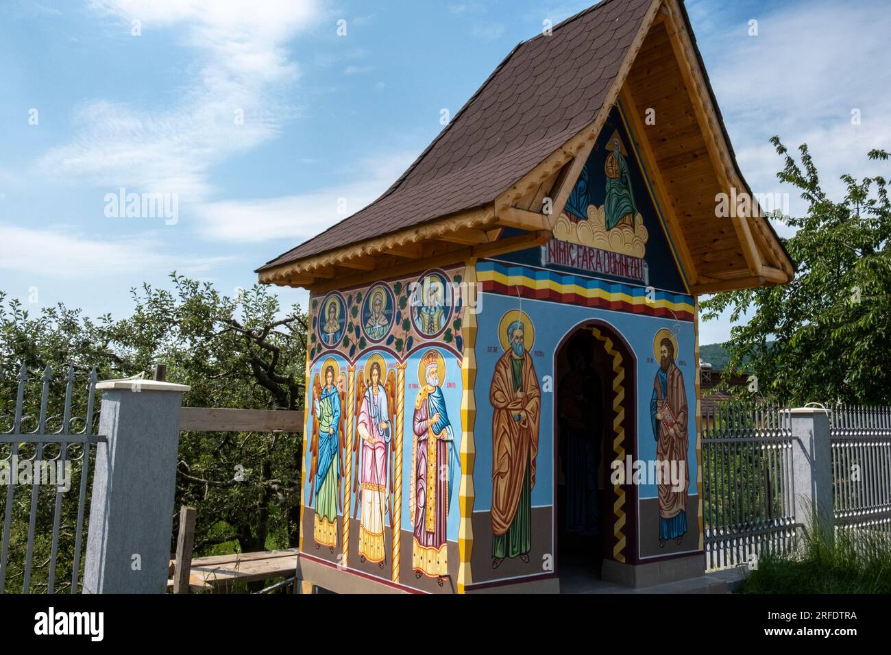 Un sanctuaire chrétien orthodoxe oriental dans le comté d'arges, Transylvanie, Roumanie. Banque D'Images
