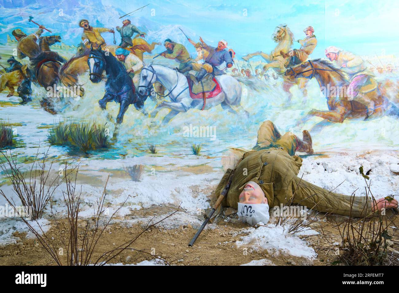 Partie d'un diorama représentant des Kazakhs au combat. Vue d'un soldat tué sur le champ de bataille. Au Musée des victimes de la répression politique à Shym Banque D'Images