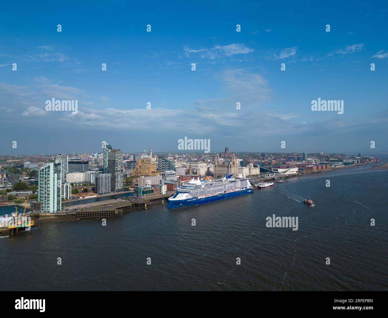 Celebrity APEX bateau de croisière amarré à The Pier Head, Liverpool, Angleterre Banque D'Images