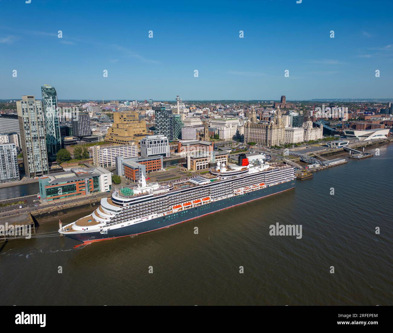 Navire de croisière MS Queen Victoria amarré au front de mer de Liverpool, en Angleterre Banque D'Images