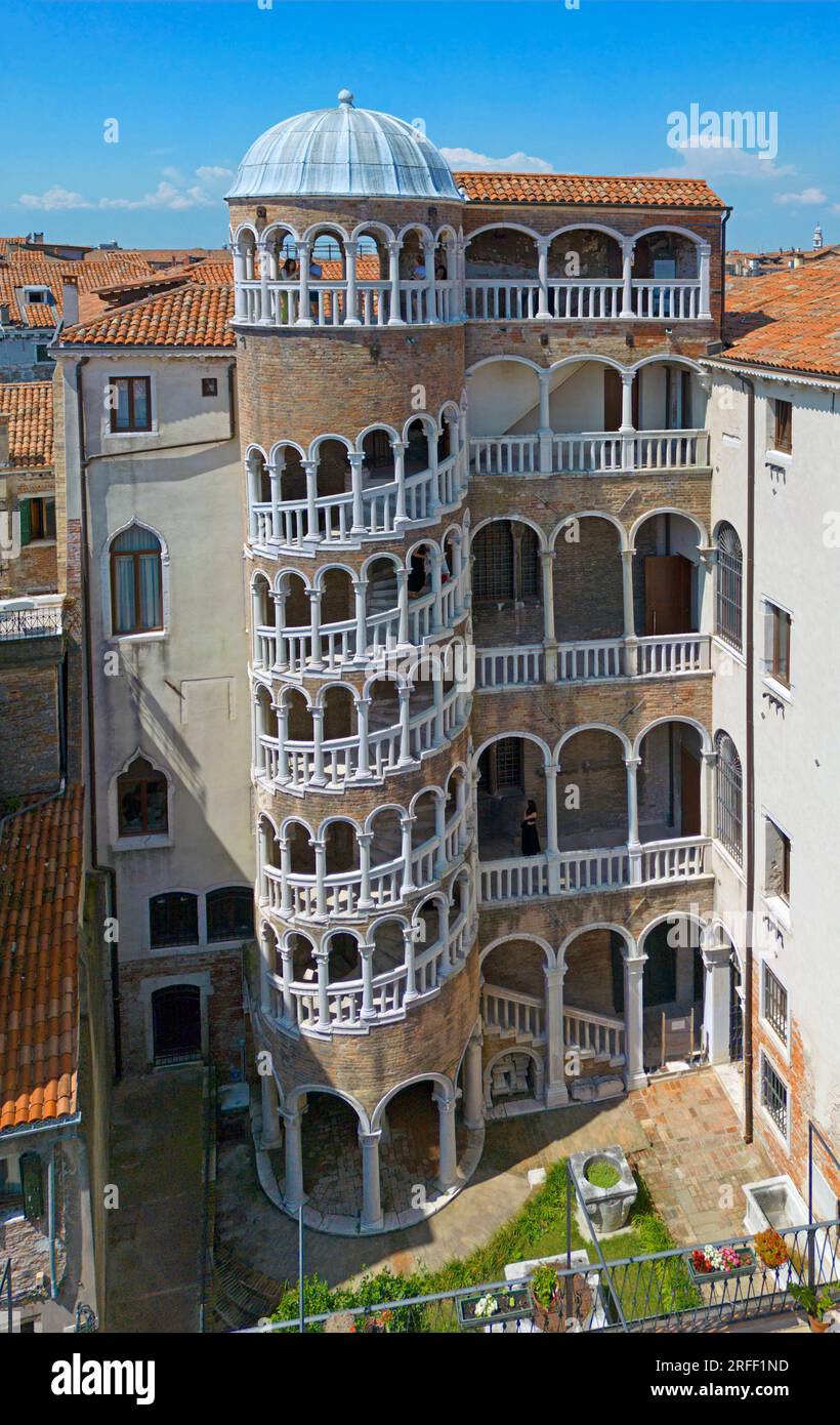 Italie, Vénétie, Venise inscrite au patrimoine mondial de l'UNESCO, palais Contarini del Bovolo Banque D'Images