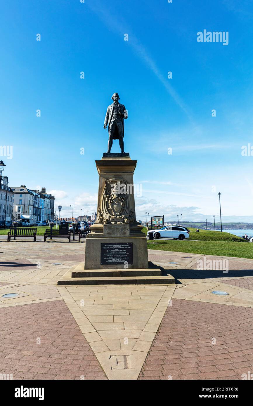 Capitaine James Cook R.N. 1728 - 1779, statue, monument, mémorial, Capitaine Cook, Statue du Capitaine Cook, Capitaine Cook Whitby, statue en bronze, Whitby UK Banque D'Images