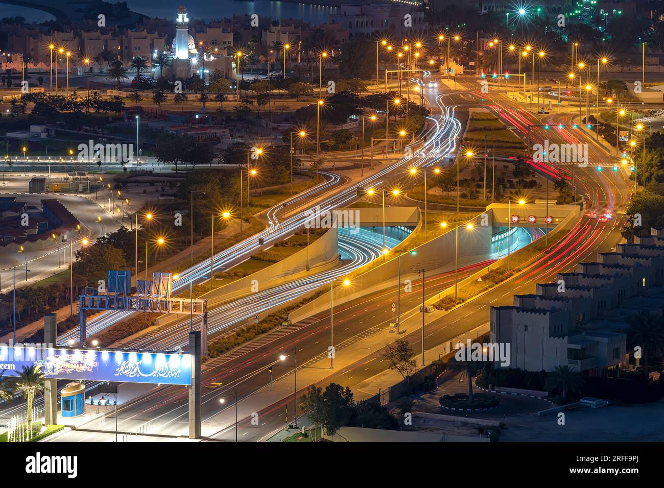 Vue aérienne du pont Pearl Qatar et du passage inférieur Banque D'Images