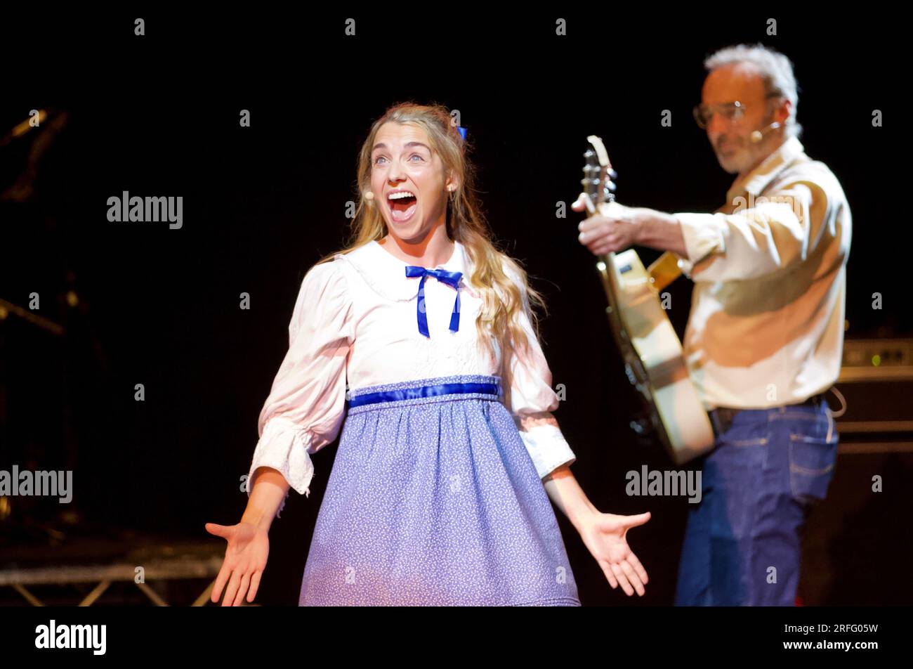 Edimbourg, Royaume-Uni, 2 août 2023 : Erin Armstrong se produit à Lena au Festival Fringe d'Edimbourg. Photo : DB Media Services / Alamy Banque D'Images