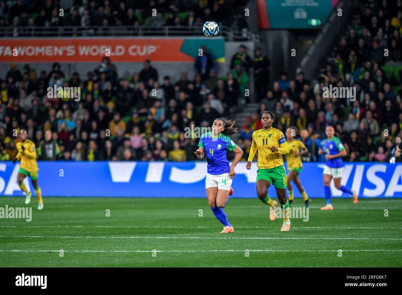 Rafaelle Souza (à gauche) du Brésil et Khadija Shaw (à droite) de la Jamaïque sont en action lors du match de groupe de la coupe du monde féminine de la FIFA 2023 entre le Brésil et la Jamaïque au stade rectangulaire de Melbourne. Score final Brésil 0:0 Jamaïque. (Photo Alexander Bogatyrev / SOPA image/Sipa USA) Banque D'Images