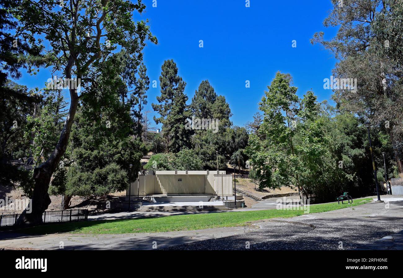 Kiosque à musique Toni Morelli dans le Hayward Memorial Park à Mission Boulevard à Hayward, en Californie Banque D'Images