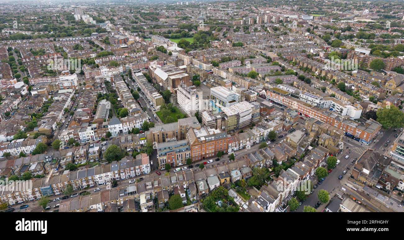 Kilburn est un quartier multiculturel terre-à-terre centré sur Kilburn High Road Banque D'Images