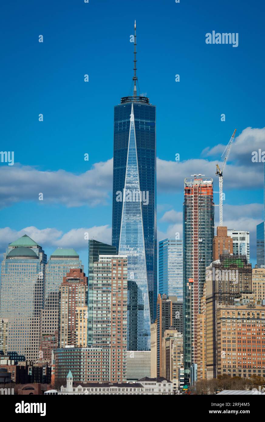 Partie des gratte-ciel de Manhattan à New York, y compris le One World Trade Center. Le centre a remplacé les tours jumelles, qui ont été détruites le 9/11/01. Banque D'Images