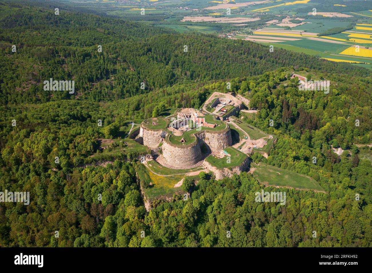 Srebrna Gora, Basse-Silésie, Pologne : vue aérienne du fort Srebrna Góra (en allemand : Festung Silberberg) un ancien fort militaire. Banque D'Images