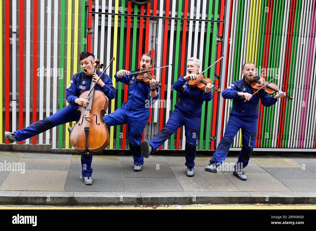 Édimbourg, Écosse, Royaume-Uni. 4 août 2023. Edinburgh Fringe : Bowjangles quatuor à cordes est un groupe irrévérencieux et anarchique de clés de genre, réunissant musique, théâtre et comédie d'une manière que vous n'avez jamais vue auparavant. Présentation au Gilded Balloon Patter Hoos, salle 24 du 5 août Crédit : Craig Brown/Alamy Live News Banque D'Images