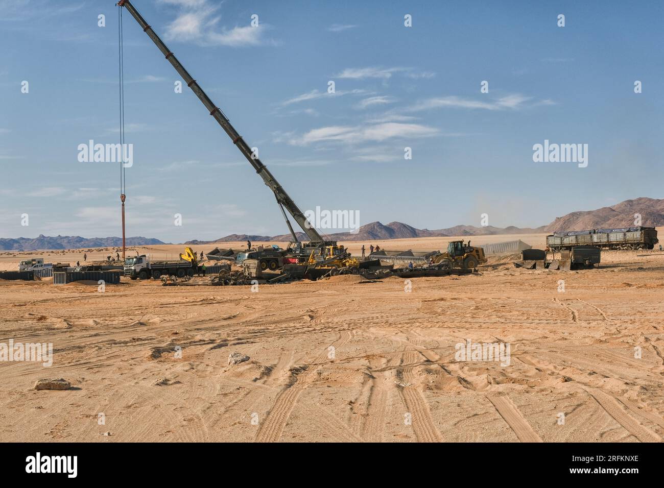 Nettoyage du site d'un accident de train dans le désert du Namib près de la gare de Garub Banque D'Images