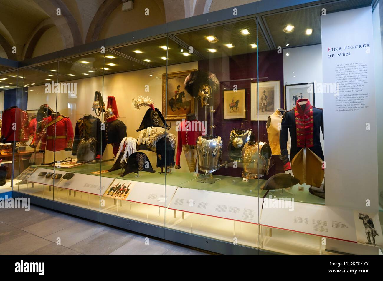 Londres, Angleterre, Royaume-Uni, Royaume-Uni - 22 juin 2022. Exposition intérieure du musée de la cavalerie des ménages d'uniformes militaires, d'armes et de l'histoire de la Garde royale. Banque D'Images