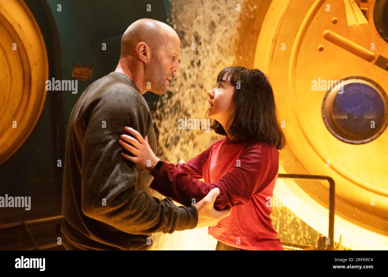 MEG 2 : LA TRANCHÉE 2023 Warner Bros. Film de photos avec Jason Statham et Shuya Sophia Cai Banque D'Images