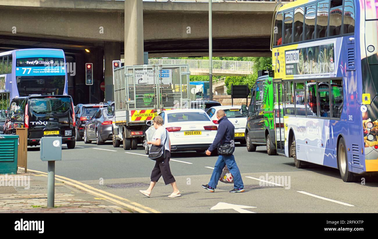 Glasgow, Écosse, Royaume-Uni. 4 août 2023. L'UCI provoque le chaos de la circulation car les bus et les voitures sont réacheminés avec les temps de déplacement des transports publics doublés causant une perturbation massive des horaires. Crédit Gerard Ferry/Alamy Live News Banque D'Images