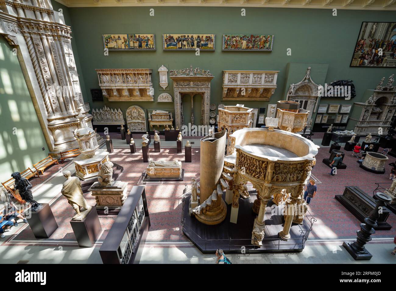 Londres, Angleterre, Royaume-Uni - 29 juillet 2022. Victoria et Albert, intérieur du musée V&A à South Kensington, Londres. Les reproductions des chefs-d'œuvre Cast courts. Banque D'Images