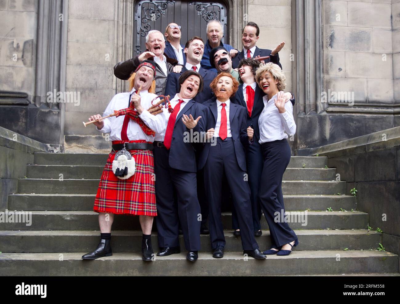 Edimbourg, Royaume-Uni, 4 août 2023 : le casting de la nouvelle comédie musicale TONY de Harry Hill et Steve Brown! Rassemblez-vous avant sa course au Festival Fringe. Photo : DB Media Services / Alamy crédit : Terry Murden/Alamy Live News Banque D'Images