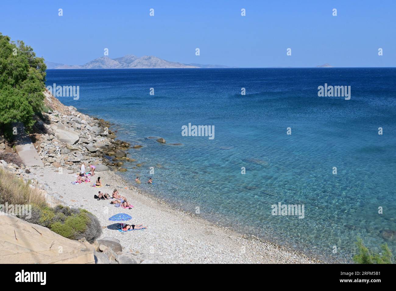 Paralia Agios Kirykos (Plage) juste à l'extérieur d'Agios Kirykos la ville portuaire de l'île d'Ikaria, Grèce Banque D'Images