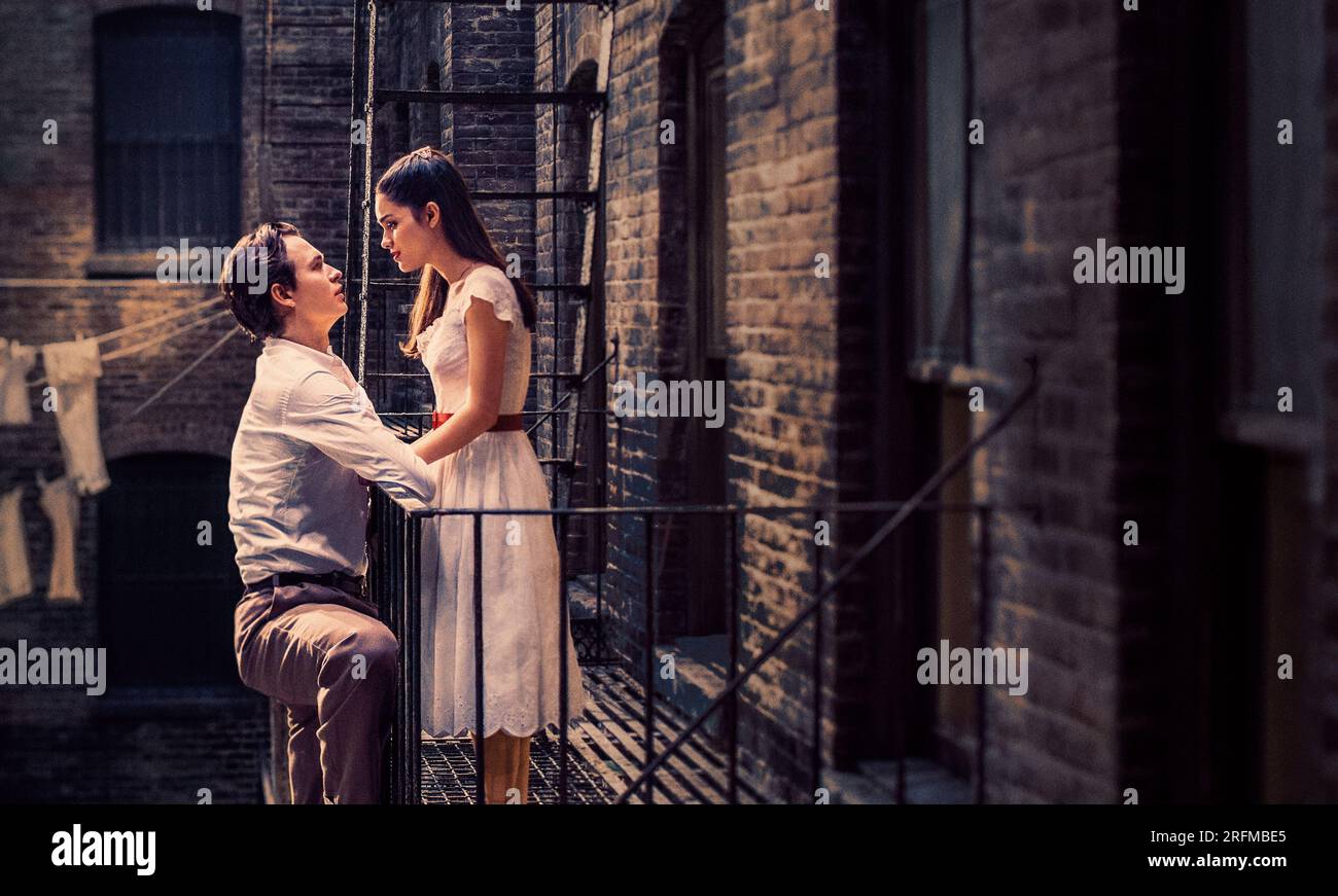 West Side Story année : 2021 Etats-Unis réalisateur : Steven Spielberg Ansel Elgort, Rachel Zegler Poster (Key Art) Banque D'Images