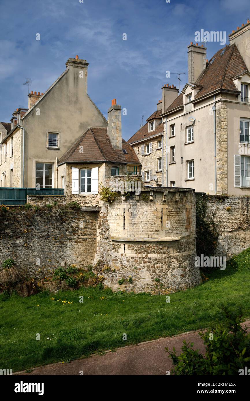 France, région Normandie, Calvados, Bessin, falaise, remparts face à l'avenue de la libération, Banque D'Images