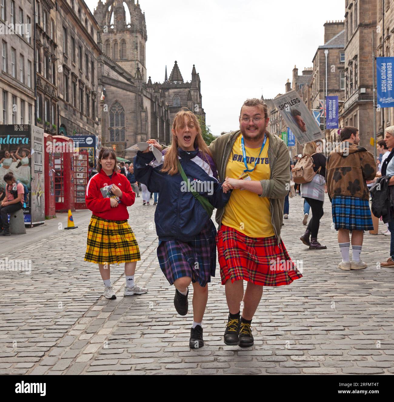Royal Mile, High Street, Écosse, Royaume-Uni. 4 août 2023.Edinburgh Fringe 2023 commence dans le centre-ville avec divers emplacements autour de la ville pour les artistes de rue pour divertir le public. Crédit : AWhite Banque D'Images