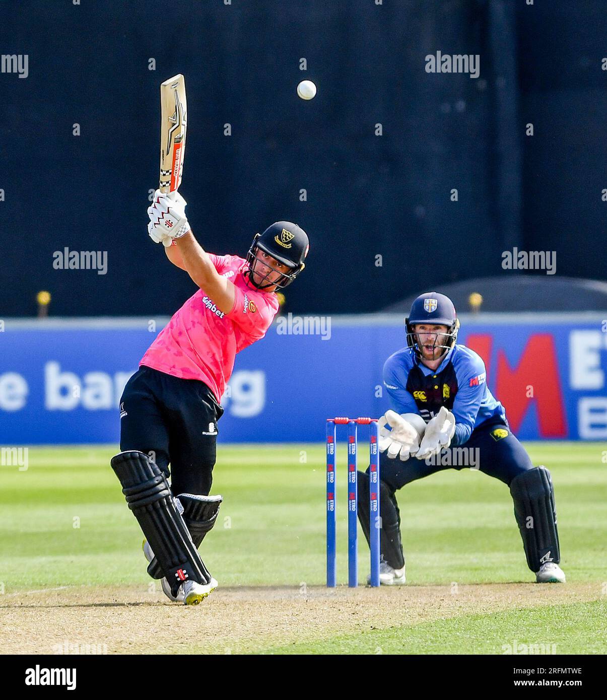 Hove UK 4th août 2023 - Tom Haines bat pour Sussex Sharks contre Durham lors du match de cricket Metro Bank One Day Cup au 1st Central County Ground à Hove : Credit Simon Dack / TPI / Alamy Live News Banque D'Images