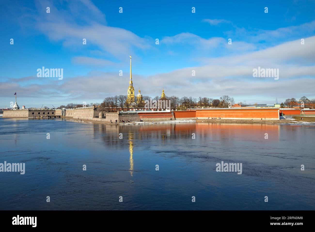 Vue sur la forteresse Pierre et Paul. Le centre historique de St. Petersburg Banque D'Images