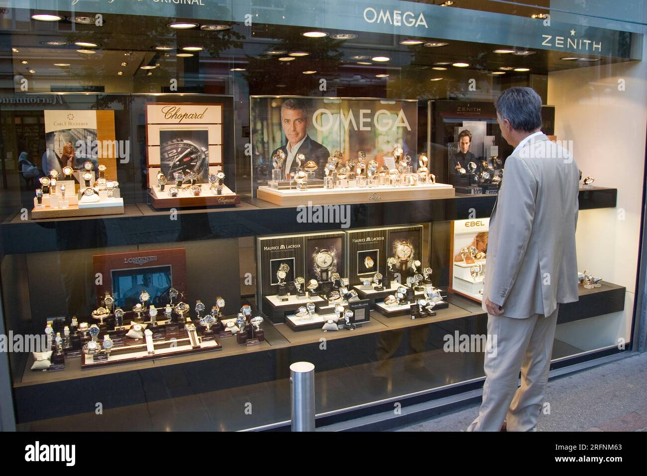 Montres de suisse Banque de photographies et d’images à haute ...