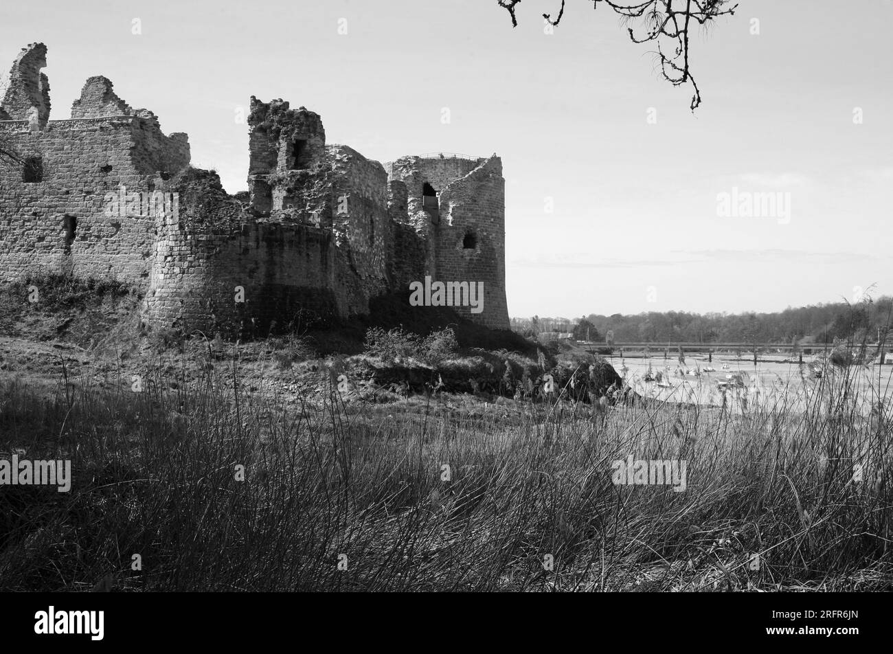 Une vue sur un vieux château, sur la côte de Bretagne, France, Europe Banque D'Images