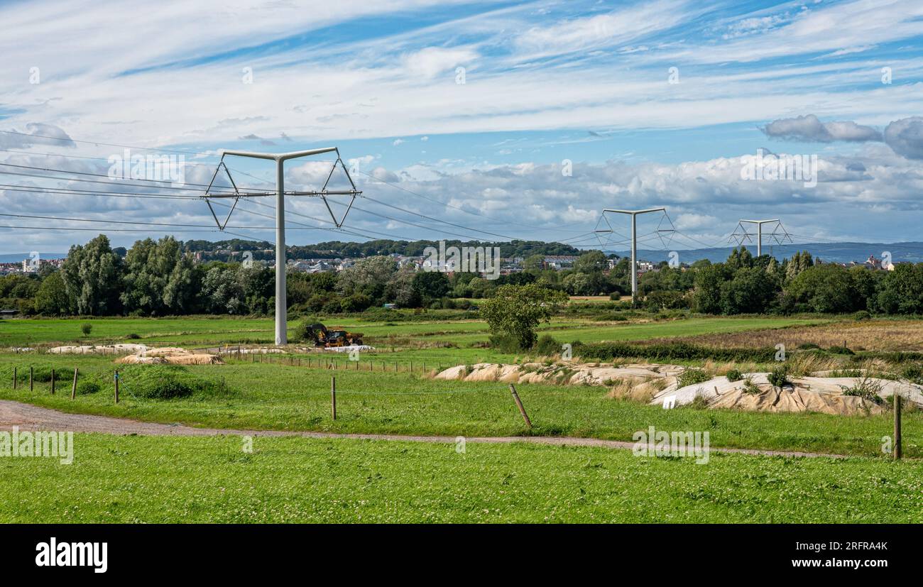 T-Pylons sur la nouvelle ligne électrique aérienne de 400 000 volts de Tickenham à Portishead, Royaume-Uni Banque D'Images