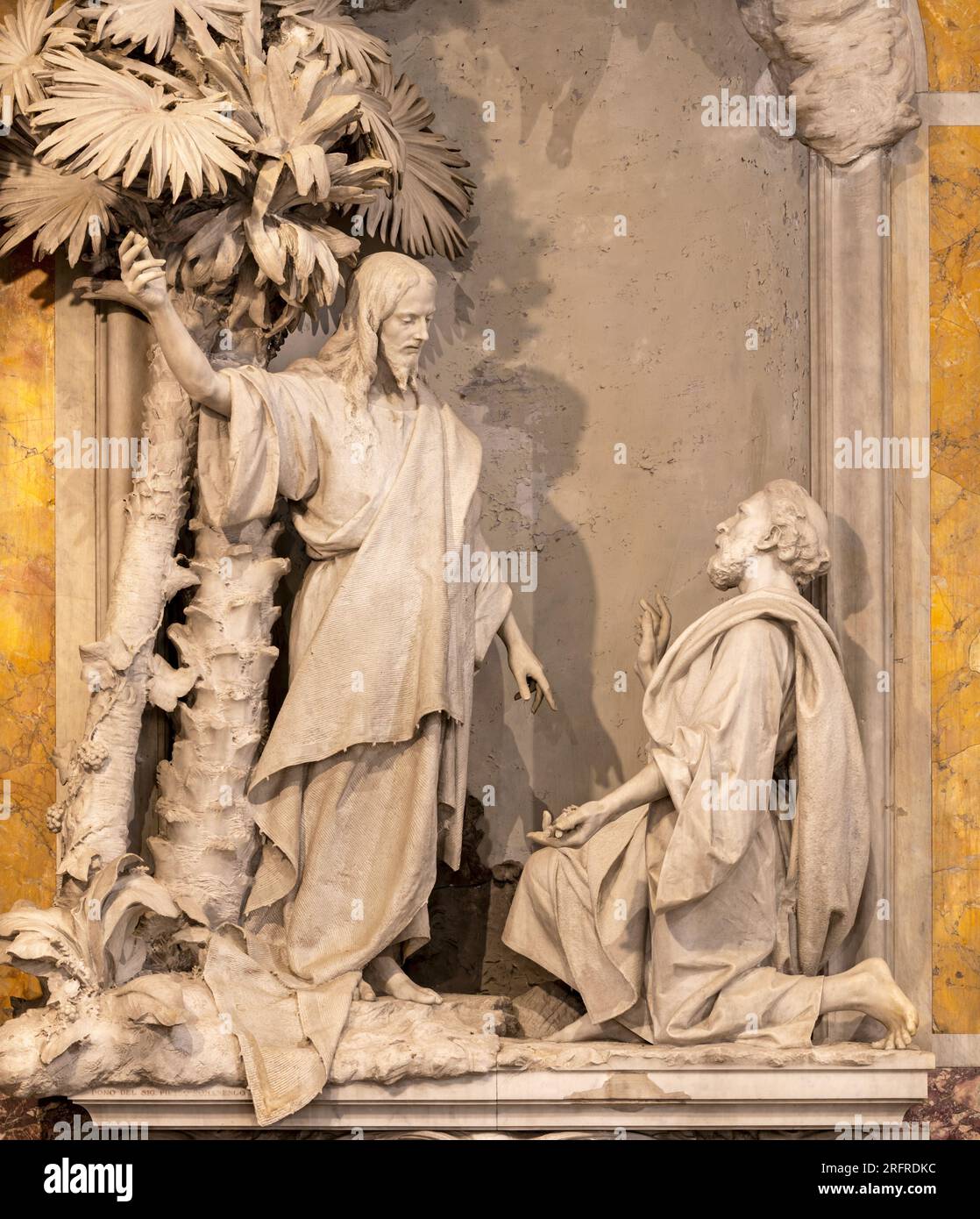 GÊNES, ITALIE - 5 MARS 2023 : la statue de Jésus et Saint Pierre dans l'église Basilica di Santa Maria delle Vigne de Michele Sansebastiano (1896). Banque D'Images GÊNES, ITALIE - 5 MARS 2023 : la statue de Jésus et Saint Pierre dans l'église Basilica di Santa Maria delle Vigne de Michele Sansebastiano (1896). Banque D'Images