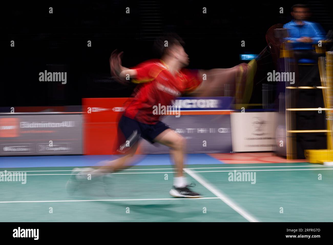 Sydney, Australie. 05 août 2023. Cette image a été prise avec une vitesse d'obturation lente de Weng Hong Yang de Chine en action pendant le match en simple masculin le jour 5 de l'Open de Badminton australien DU GROUPE SATHIO 2023 entre la Malaisie et la Chine au Quaycentre le 5 août 2023 à Sydney, Australie crédit: IOIO IMAGES/Alamy Live News Banque D'Images