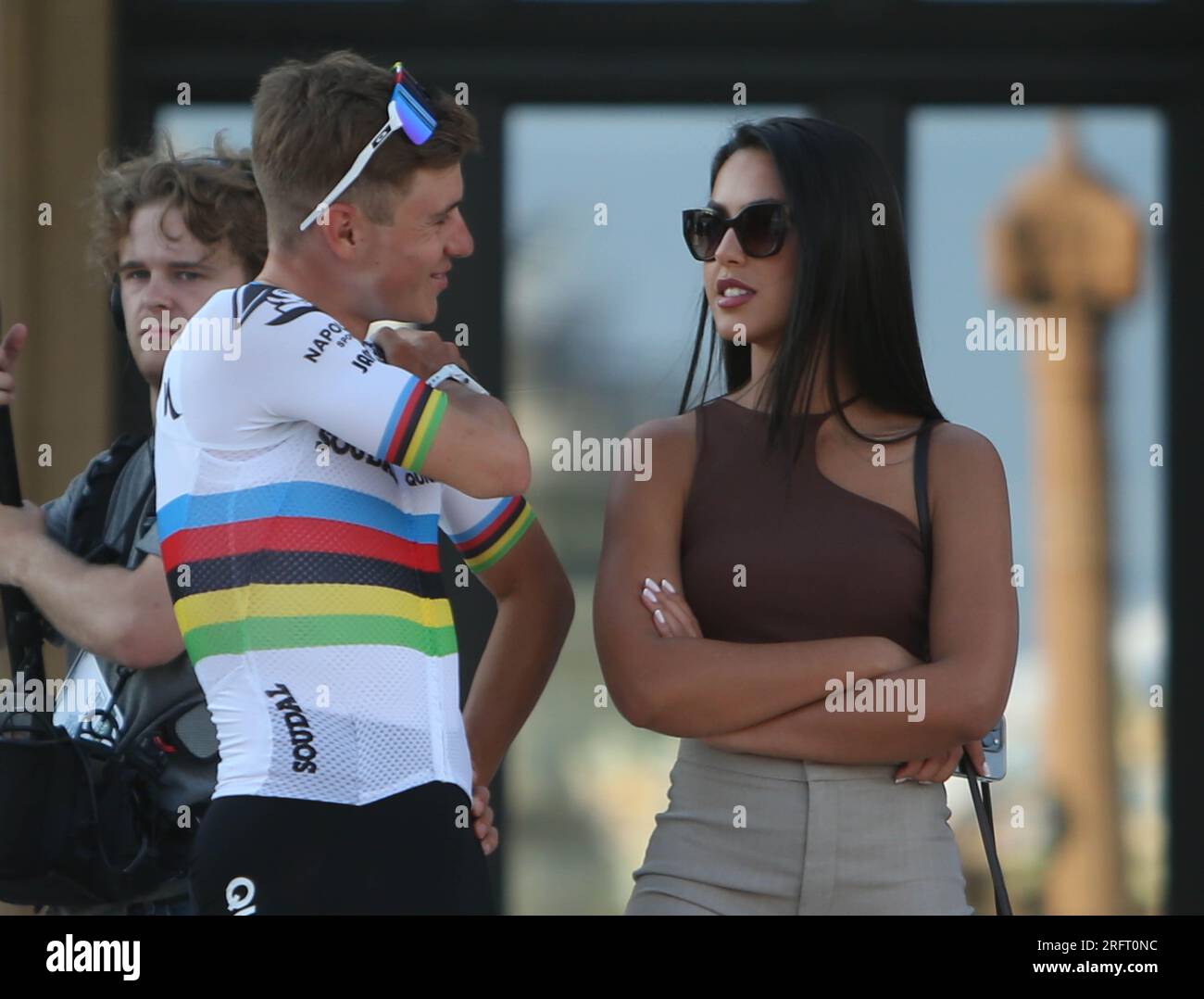 Oumaima Rayane et EVENEPOEL Remco de lors de la Présentation Clasica San Sebastian 2023, course Oumaima Rayane et EVENEPOEL Remco de lors de la Présentation Clasica San Sebastian 2023, course