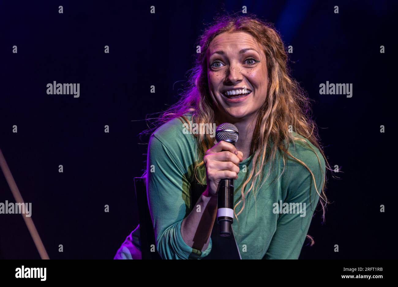 Édimbourg Pleasance, Royaume-Uni. 05 août 2023 photo : Lucy McCormick est de retour avec son émission catastrophique de concept moyen la plus ambitieuse à ce jour. Rejoignez Lucy alors qu'elle dévoile son ensemble cabaret tente spectaculaire… Malheureusement, elle n'a pas d'amis, pas d'argent, et pas de tente.. Le gala d'ouverture de Pleasance célèbre sa 38e année avec les moments forts de certains des spectacles du programme Edinburgh Fringe 2023. Crédit : Rich Dyson/Alamy Live News Banque D'Images